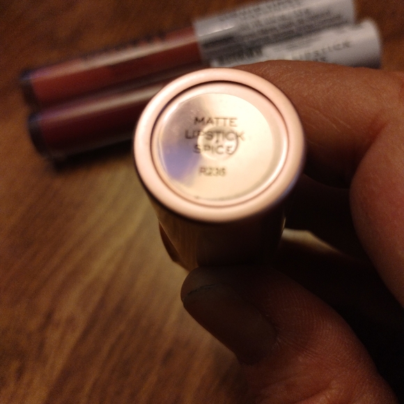 Lip Bundle - Picture 3 of 5